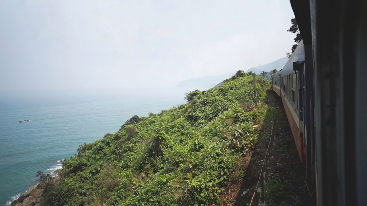 Train on Hai Van Pass